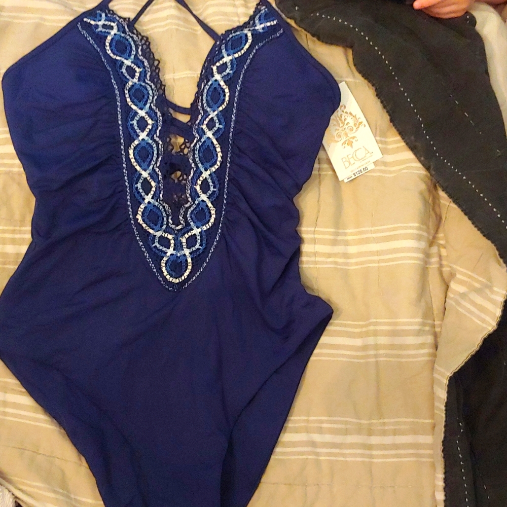 Becca swimsuit size medium NWT